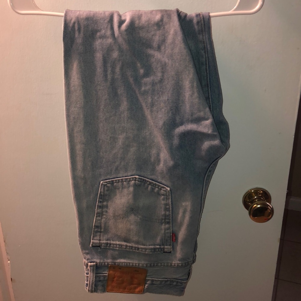 LEVI 510 DISTRESSED JEANS